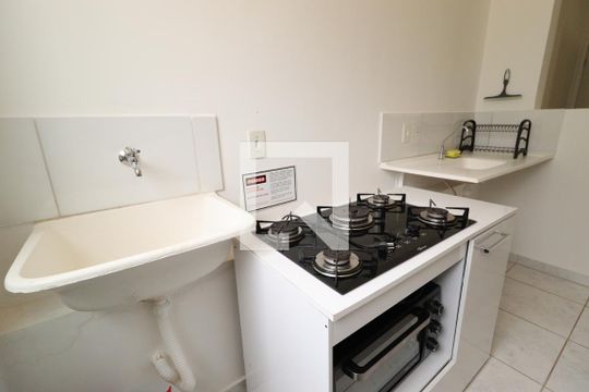 Cozinha de apartamento para alugar com 3 quartos, 60m² em Gávea, Uberlândia