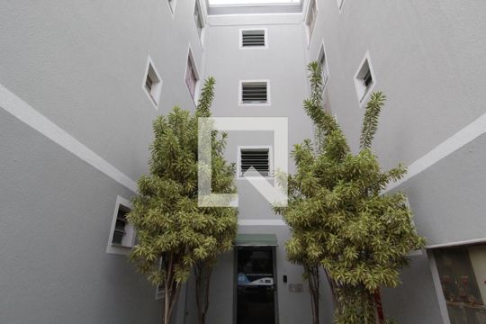 Fachada do bloco de apartamento para alugar com 3 quartos, 60m² em Gávea, Uberlândia