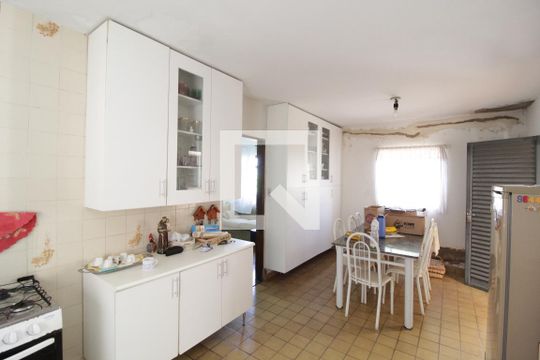 Cozinha de casa para alugar com 3 quartos, 200m² em Tabajaras, Uberlândia