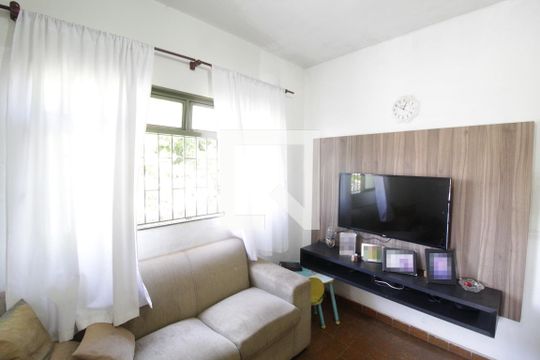 Sala 2 de casa para alugar com 3 quartos, 200m² em Tabajaras, Uberlândia