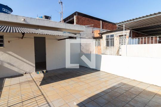 Área de Serviço de kitnet/studio para alugar com 1 quarto, 65m² em Vista Alegre, Rio de Janeiro