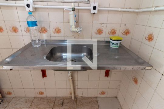Cozinha de kitnet/studio para alugar com 1 quarto, 65m² em Vista Alegre, Rio de Janeiro