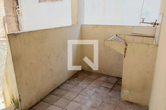 Lavanderia de casa para alugar com 1 quarto, 60m² em Jardim Santa Tereza, Embu das Artes