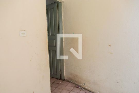 Lavanderia de casa para alugar com 1 quarto, 60m² em Jardim Santa Tereza, Embu das Artes
