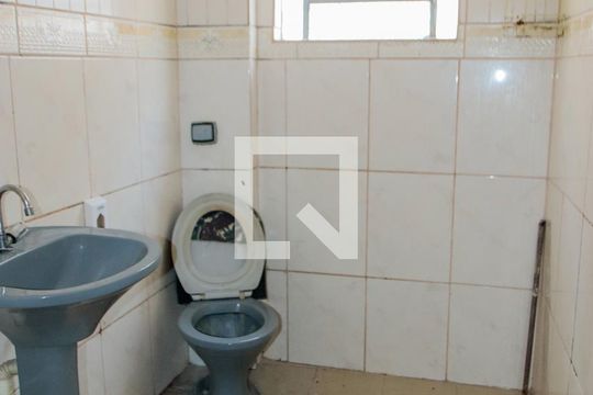 Banheiro  de casa para alugar com 1 quarto, 60m² em Jardim Santa Tereza, Embu das Artes