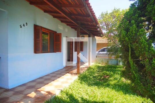 Fachada de casa à venda com 3 quartos, 178m² em Feitoria, São Leopoldo