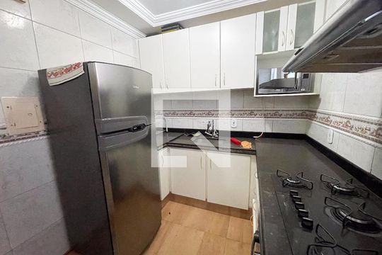 Cozinha de apartamento à venda com 2 quartos, 60m² em Novo Eldorado, Contagem