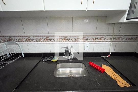 Cozinha de apartamento à venda com 2 quartos, 60m² em Novo Eldorado, Contagem