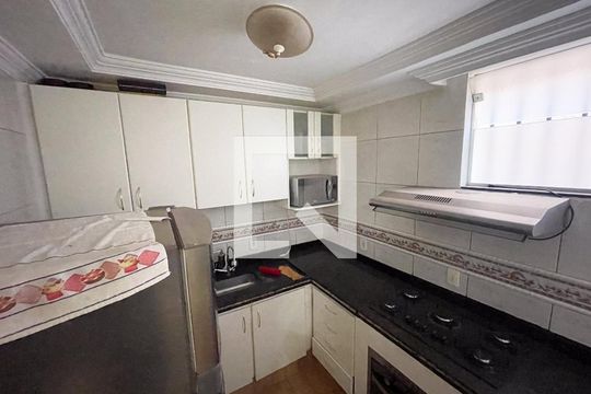 Cozinha de apartamento à venda com 2 quartos, 60m² em Novo Eldorado, Contagem