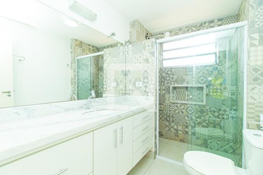 Banheiro da Suíte 1 de apartamento à venda com 2 quartos, 100m² em Liberdade, São Paulo