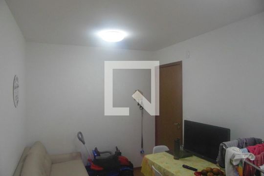 Sala  de apartamento para alugar com 2 quartos, 40m² em Jardim das Margaridas, Salvador