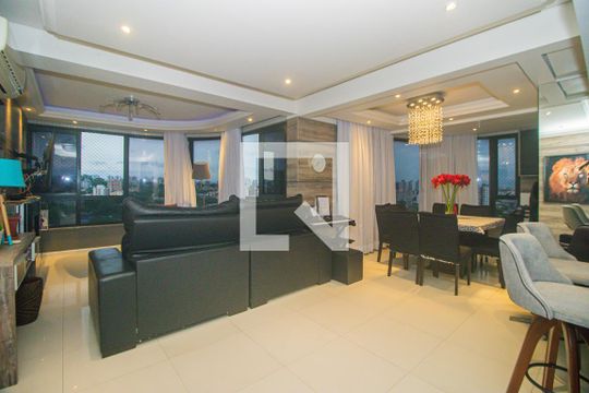 Apartamento para alugar com 3 quartos, 120m² em Jardim Itu, Porto Alegre