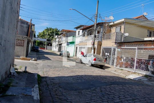 Vista da Rua de casa para alugar com 3 quartos, 220m² em Bonfim, Osasco