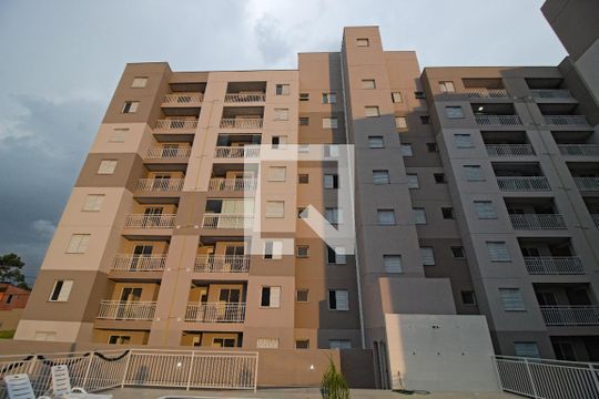 Fachada de apartamento para alugar com 2 quartos, 45m² em Jardim Pioneira, Cotia