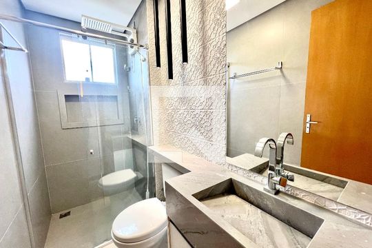 Banheiro 1 de apartamento para alugar com 2 quartos, 115m² em Arvoredo 2ª Seção, Contagem