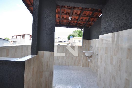 Área de Serviço de casa para alugar com 2 quartos, 72m² em Parque Vitória, São Paulo