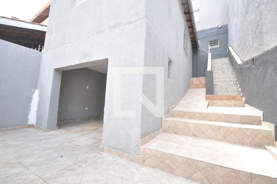 Garagem de casa para alugar com 2 quartos, 72m² em Parque Vitória, São Paulo