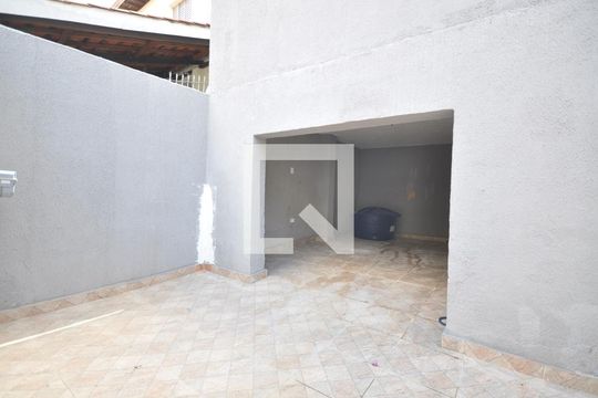 Garagem de casa para alugar com 2 quartos, 72m² em Parque Vitória, São Paulo