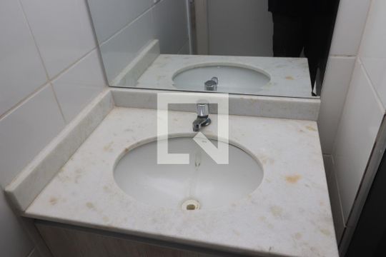 Banheiro Social de apartamento à venda com 3 quartos, 62m² em Penha de França, São Paulo