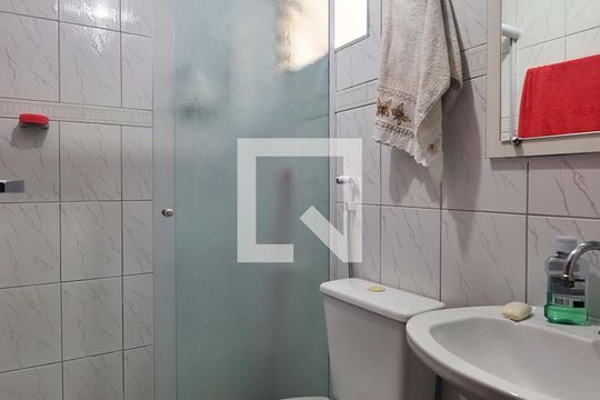 Suíte - Banheiro do Quarto 1 de apartamento à venda com 2 quartos, 62m² em Jardim das Maravilhas, Santo André