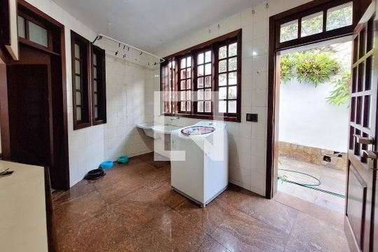 Área de Serviço de casa para alugar com 5 quartos, 680m² em São Francisco, Niterói