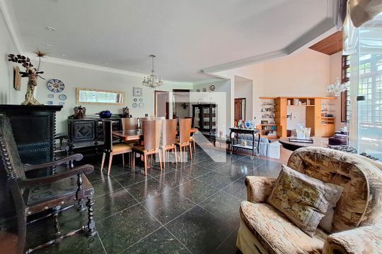 Sala 1 de casa para alugar com 5 quartos, 680m² em São Francisco, Niterói