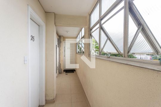 Entrada  de apartamento à venda com 3 quartos, 84m² em Centro, Diadema