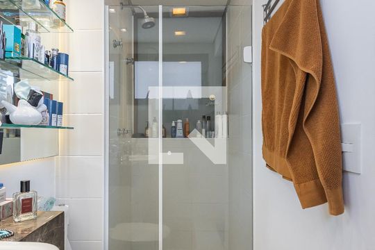 Banheiro da Suíte de apartamento à venda com 1 quarto, 161m² em Sumaré, São Paulo