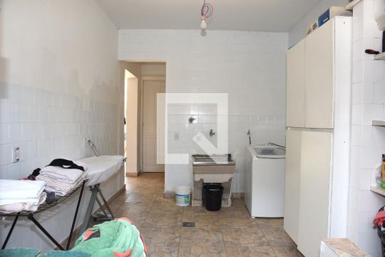 Área de Serviço de casa à venda com 3 quartos, 1000m² em Jardim Santa Helena, São Paulo