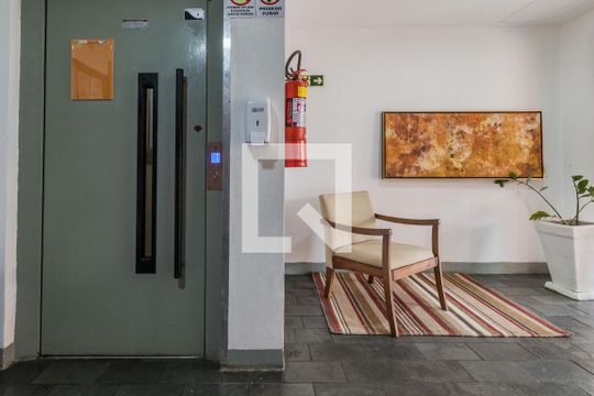 Área comum de apartamento à venda com 3 quartos, 67m² em Petrópolis, Porto Alegre
