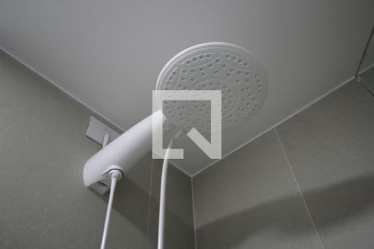 Banheiro de apartamento para alugar com 1 quarto, 25m² em Vila Mariana, São Paulo