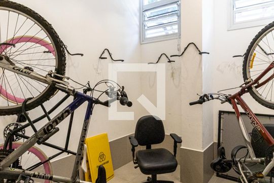 Bicicletário de apartamento à venda com 2 quartos, 57m² em República, São Paulo