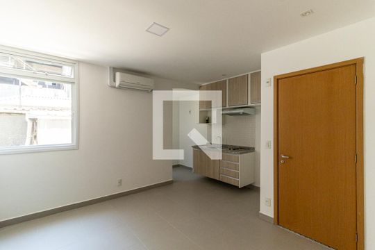 Cozinha de apartamento à venda com 2 quartos, 57m² em República, São Paulo