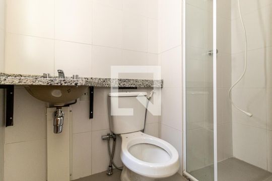 Banheiro de apartamento à venda com 2 quartos, 57m² em República, São Paulo