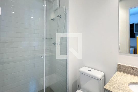 Banheiro de kitnet/studio para alugar com 1 quarto, 23m² em Vila Olímpia, São Paulo