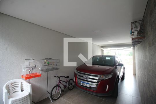 Garagem de casa à venda com 3 quartos, 177m² em Estância Velha, Canoas