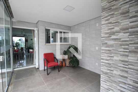 Corredor de casa à venda com 3 quartos, 177m² em Estância Velha, Canoas