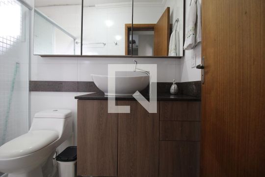 Banheiro da Suíte de casa à venda com 3 quartos, 177m² em Estância Velha, Canoas