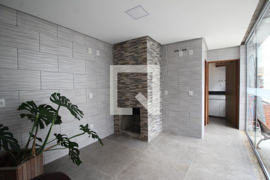 Corredor de casa à venda com 3 quartos, 177m² em Estância Velha, Canoas