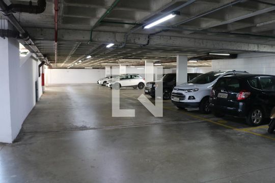 garagem  de apartamento para alugar com 1 quarto, 30m² em Bom Retiro, São Paulo