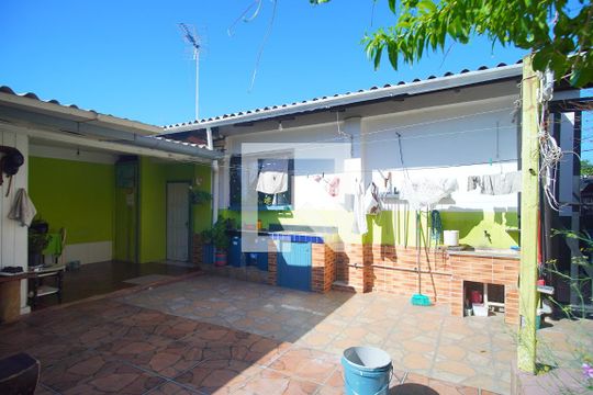 Quintal de casa à venda com 2 quartos, 125m² em Santo Afonso, Novo Hamburgo