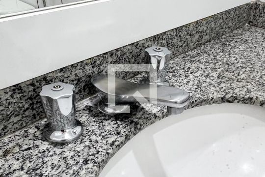 Banheiro da Suíte de apartamento à venda com 1 quarto, 53m² em Moema, São Paulo