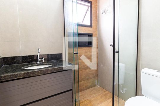 Banheiro de apartamento à venda com 2 quartos, 54m² em Vila Oratório, São Paulo