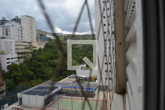 Vista da Suíte de apartamento para alugar com 3 quartos, 86m² em Buritis, Belo Horizonte