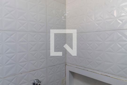 Banheiro de apartamento à venda com 2 quartos, 63m² em Vila Pierina, São Paulo