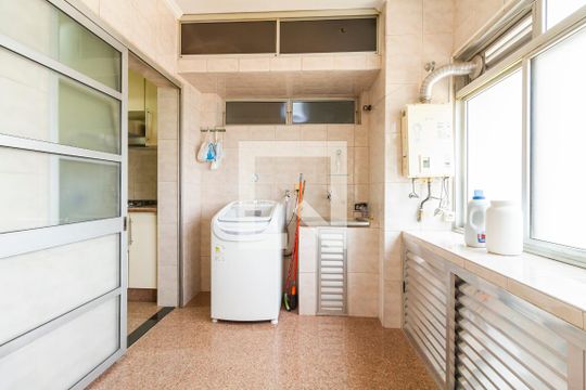 Área de Serviço de apartamento para alugar com 3 quartos, 130m² em Jardins, São Paulo