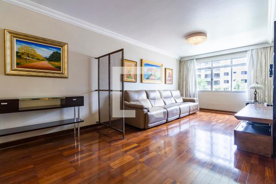 Apartamento para alugar com 3 quartos, 130m² em Jardins, São Paulo