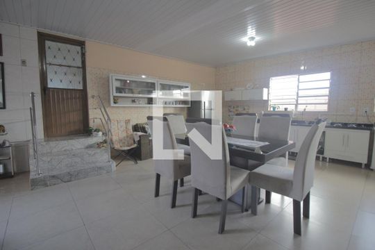 Cozinha de casa à venda com 2 quartos, 300m² em Estância Velha, Canoas
