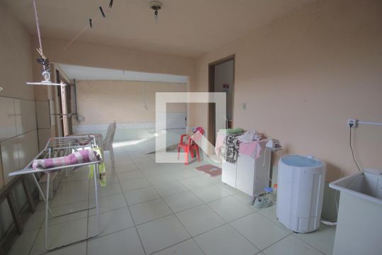 Garagem de casa à venda com 2 quartos, 300m² em Estância Velha, Canoas