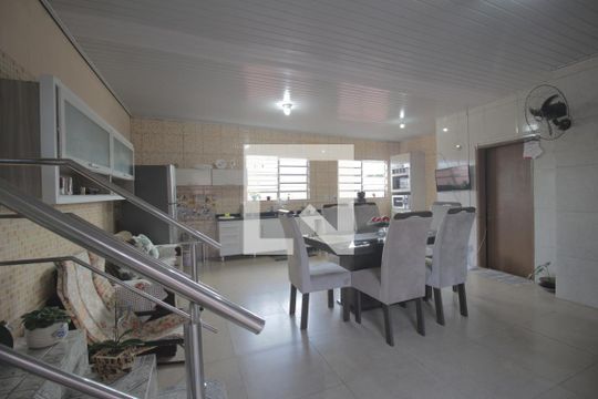 Cozinha de casa à venda com 2 quartos, 300m² em Estância Velha, Canoas